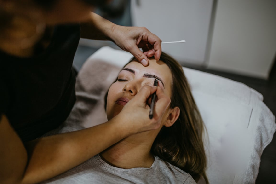 Permanent Make-Up und Microblading